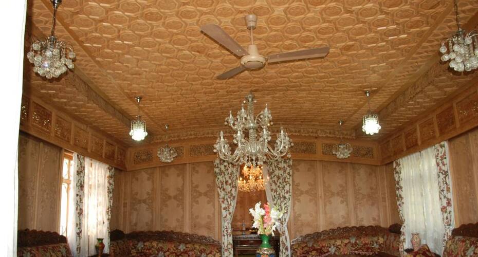 Royal Group of Super Deluxe Houseboats, Srinagar 4
